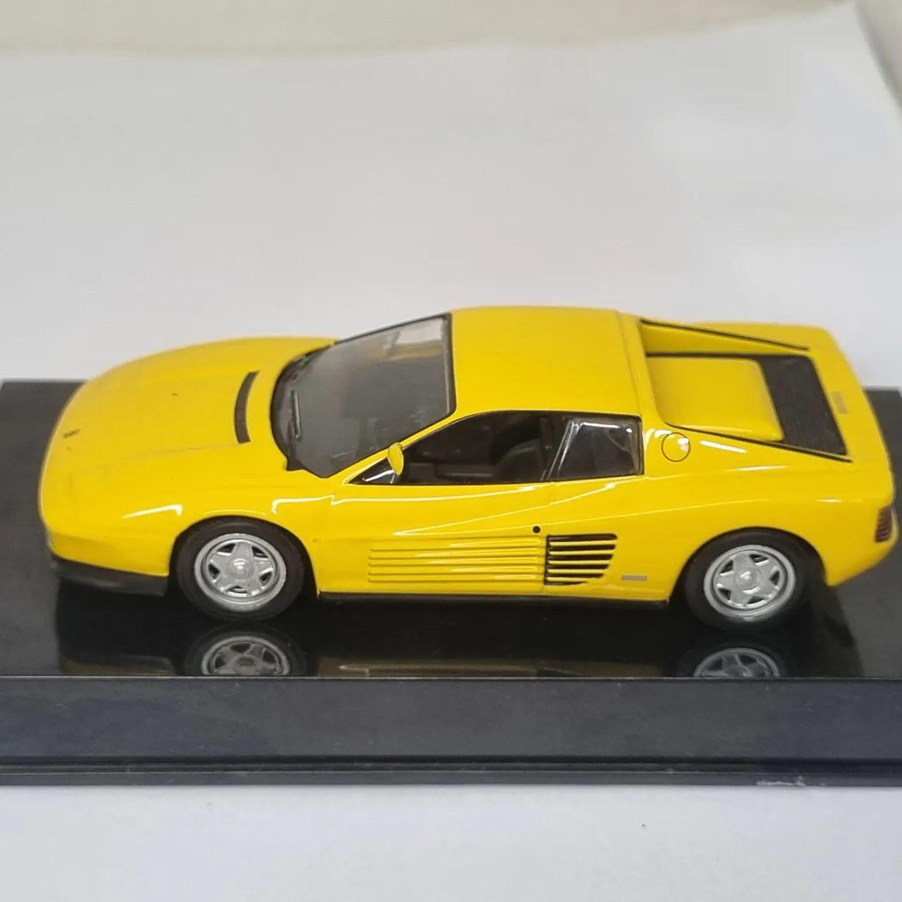 Miniatura Ferrari Testarosa 1:43 - Foto 4