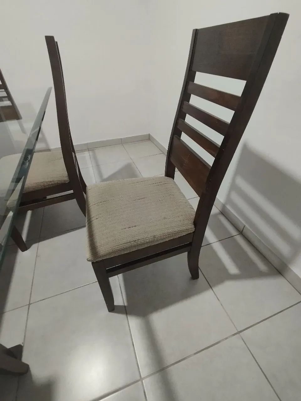 Mesa de vidro com 6 cadeiras - Foto 4