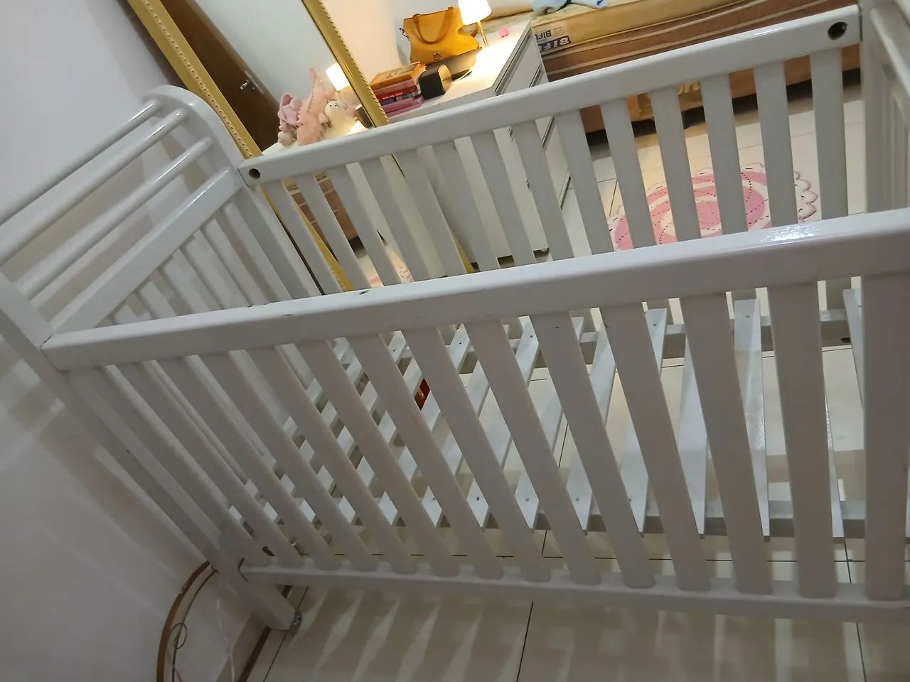Berço branco de madeira 65579519954819121
