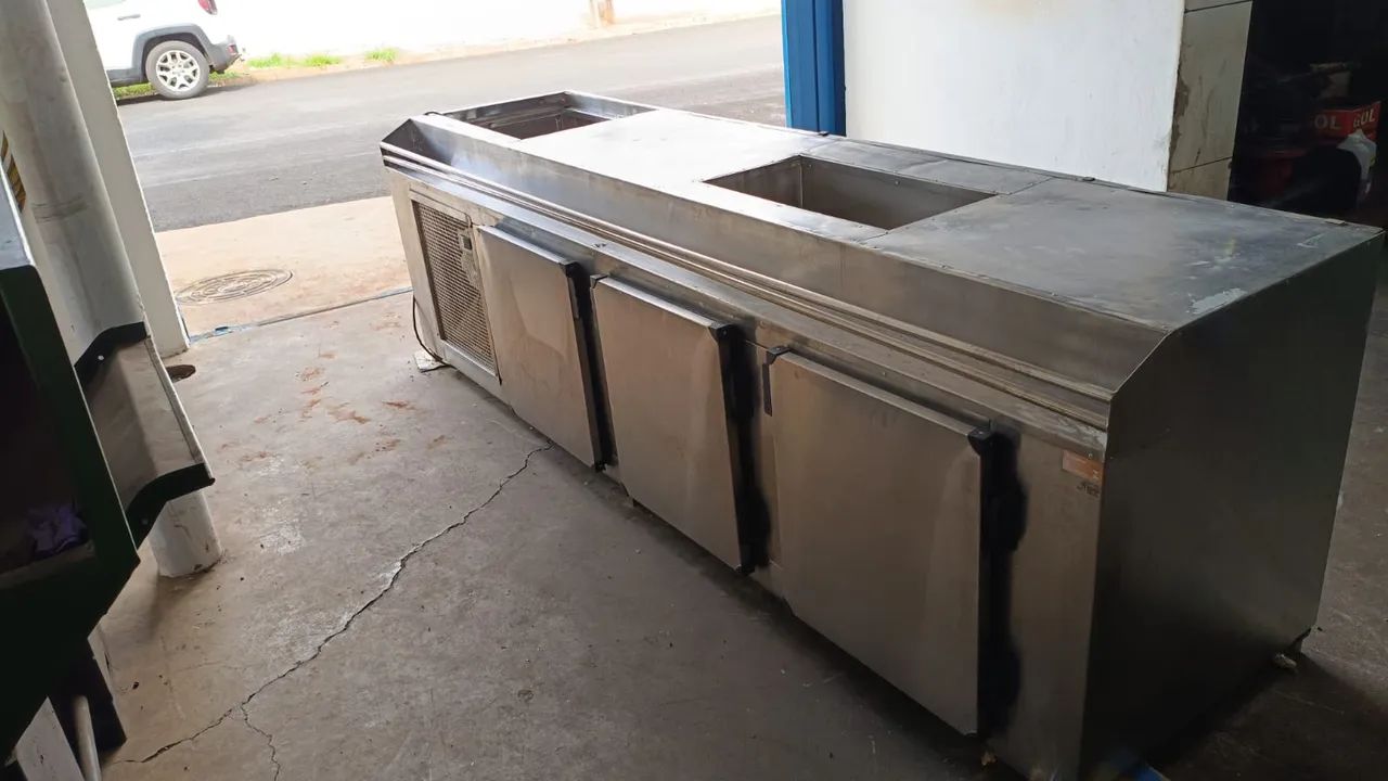 Balcão refrigerado semi novo - Leia o anúncio 