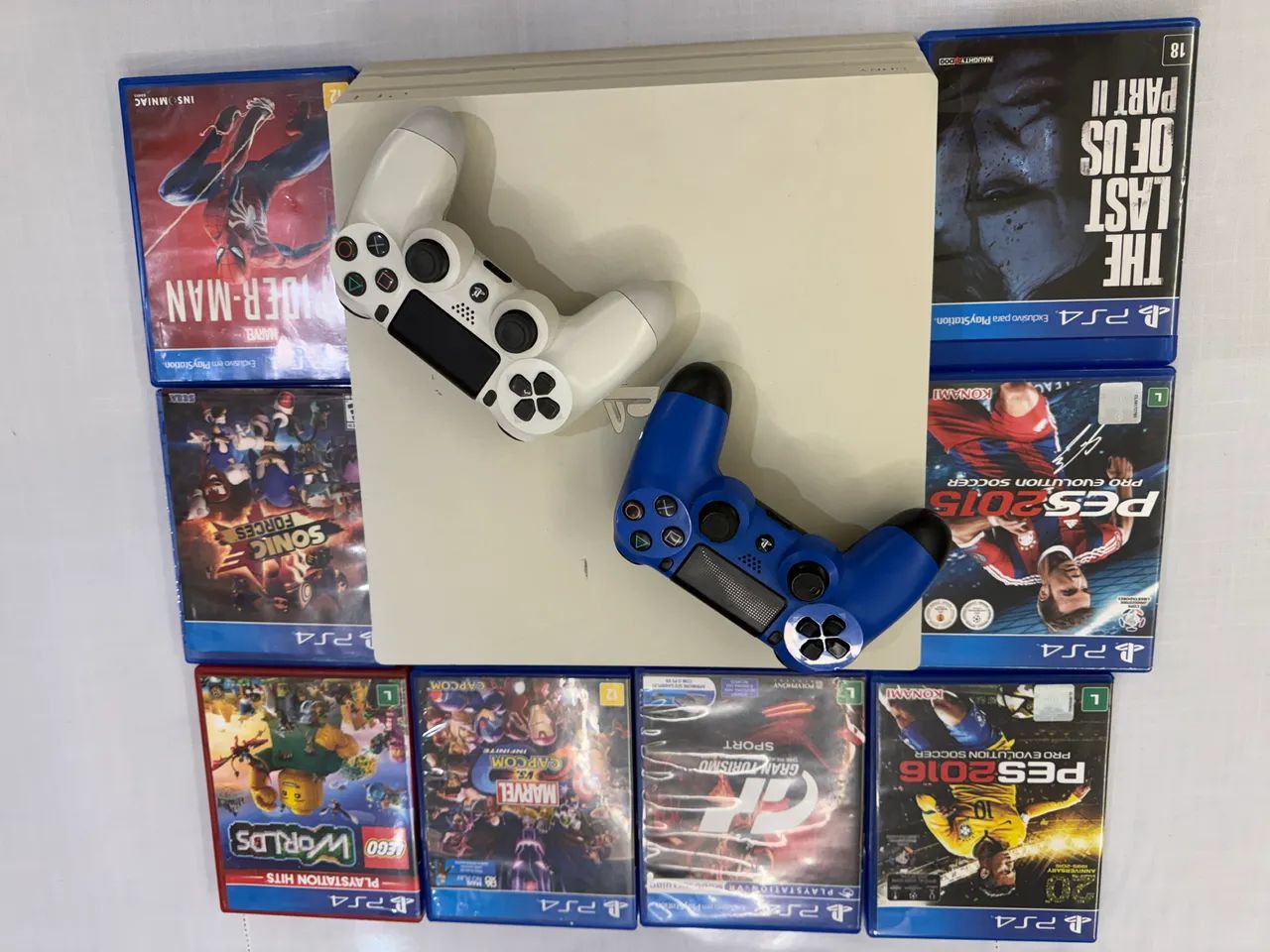 PS4 com dois controles e jogos  - Foto 2