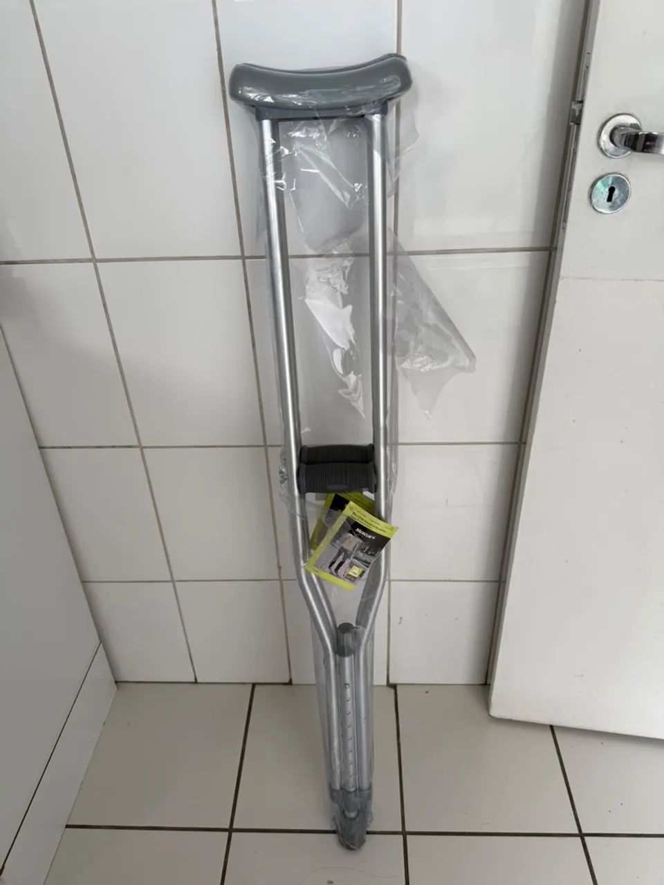Par de muletas novas MERCUR