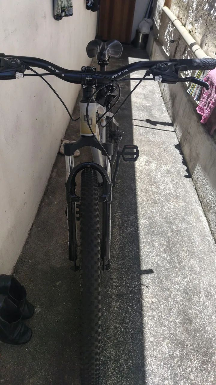Bicicleta aro 29 em perfeito estado  - Foto 2