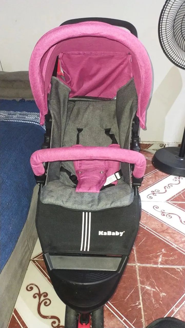 Vende-se carrinho de bebê e berço portátil  - Foto 2