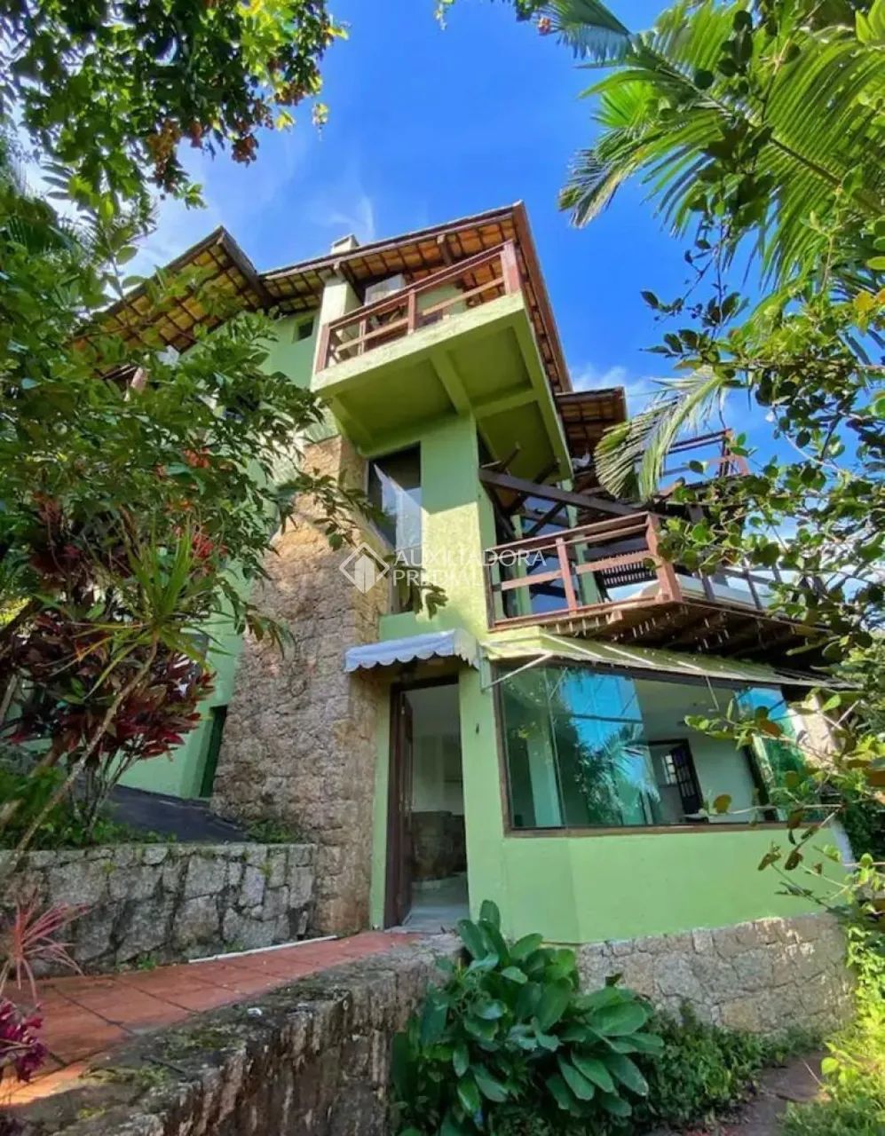 Casa mobiliada com 3 dormitórios para locação na Praia Mole - Foto 3