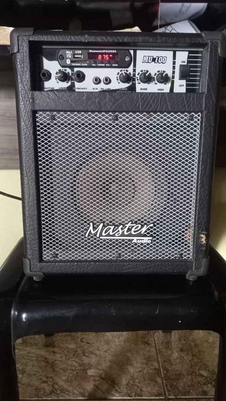 Caixa de som amplificada Master Áudio,rádio e Bluetooth. 