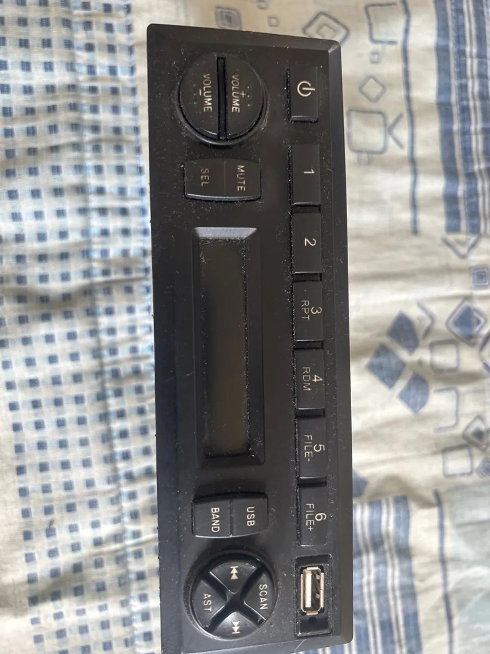 Som automotivo com USB de 1Dim 