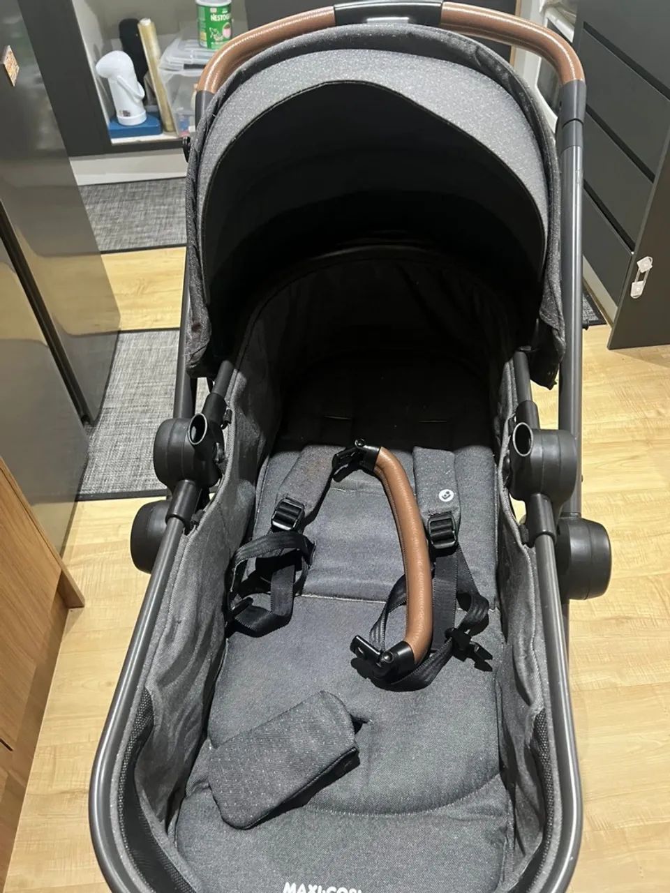 Carrinho de bebê com bebê conforto  - Foto 2