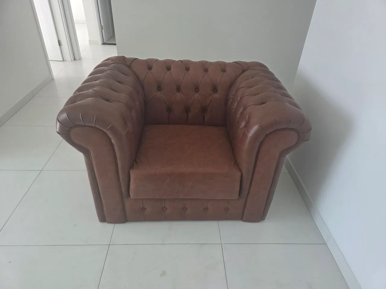 Poltrona em Couro - Foto 2