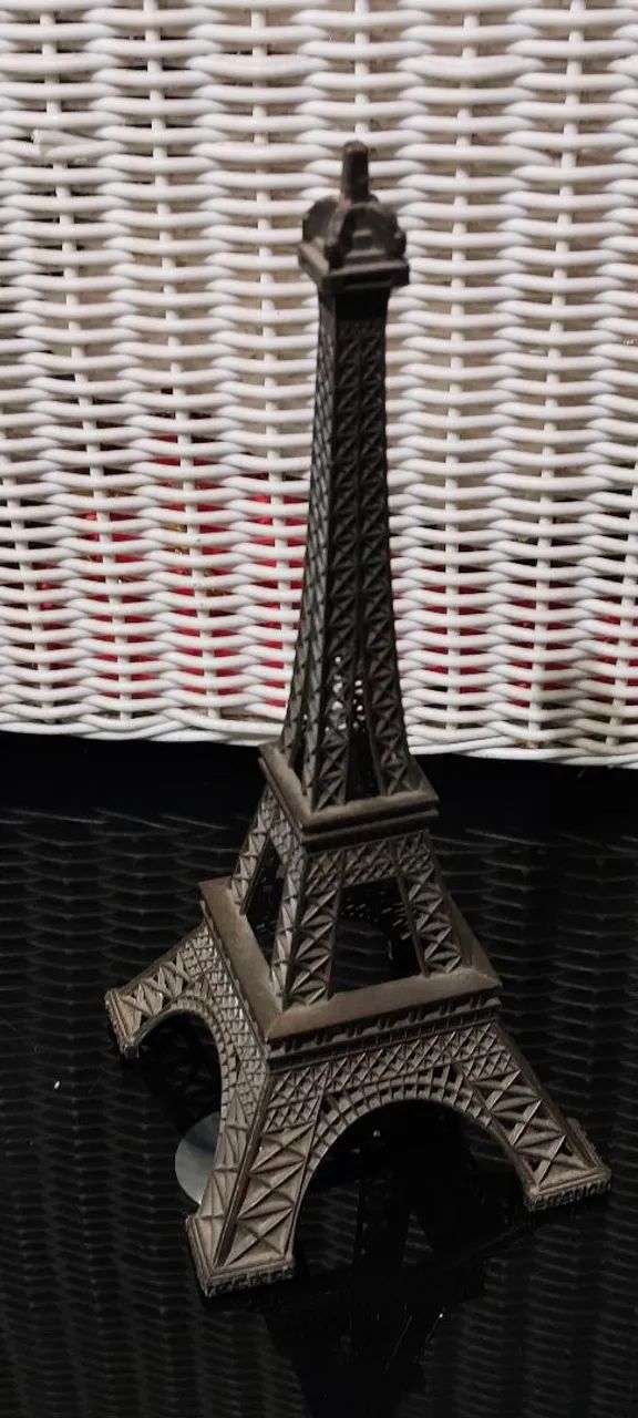 Miniatura da Torre Eiffel - 25 cm - Foto 3