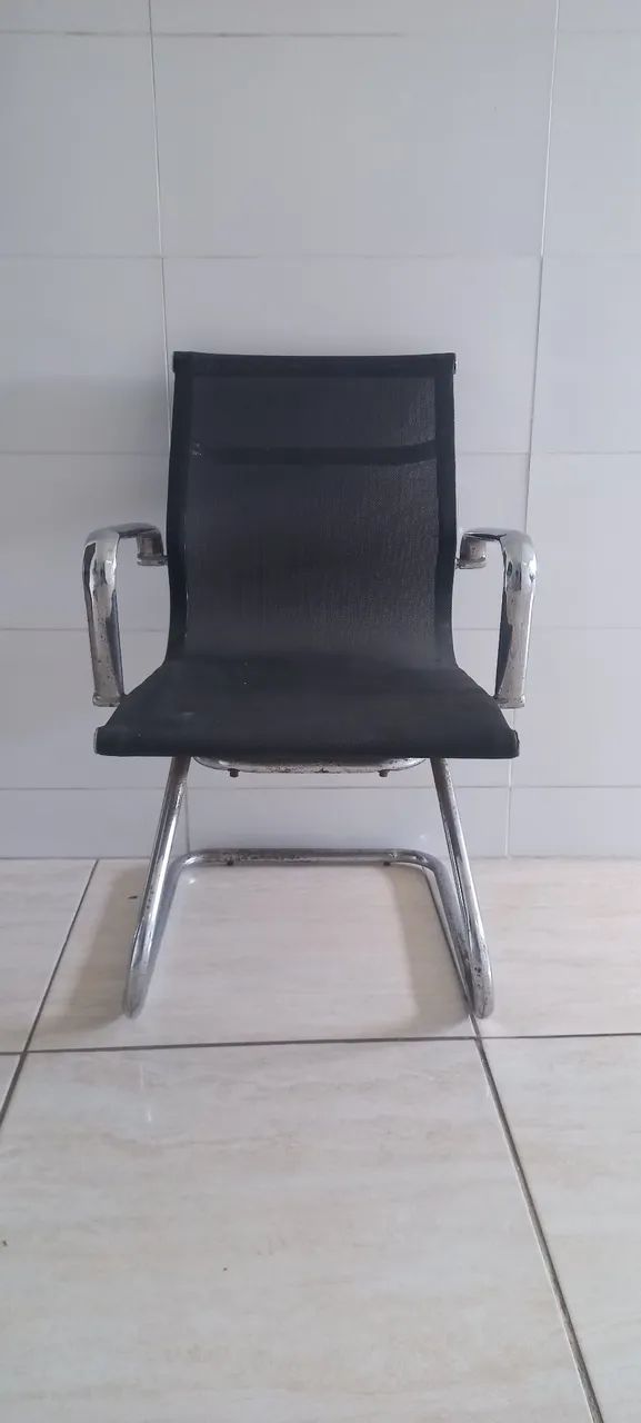USED OFFICE CHAIR