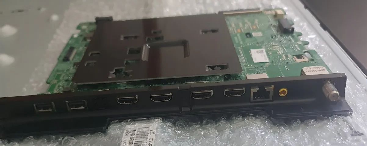 Placa principal TV Samsung QN55Q70TAG  - Foto 2