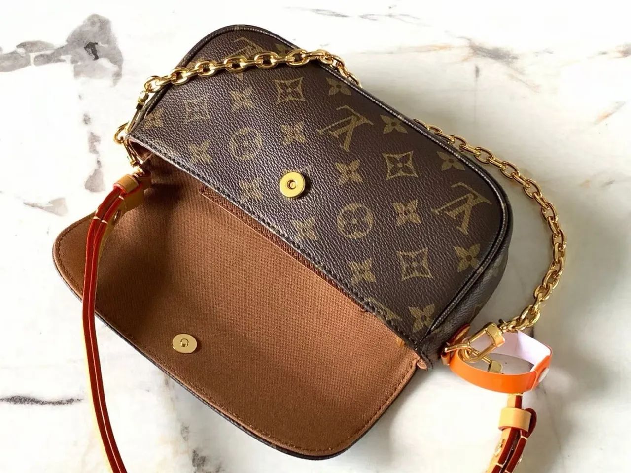     Bolsa Louis Vuitton Monogram com Alça de Corrente - Foto 5