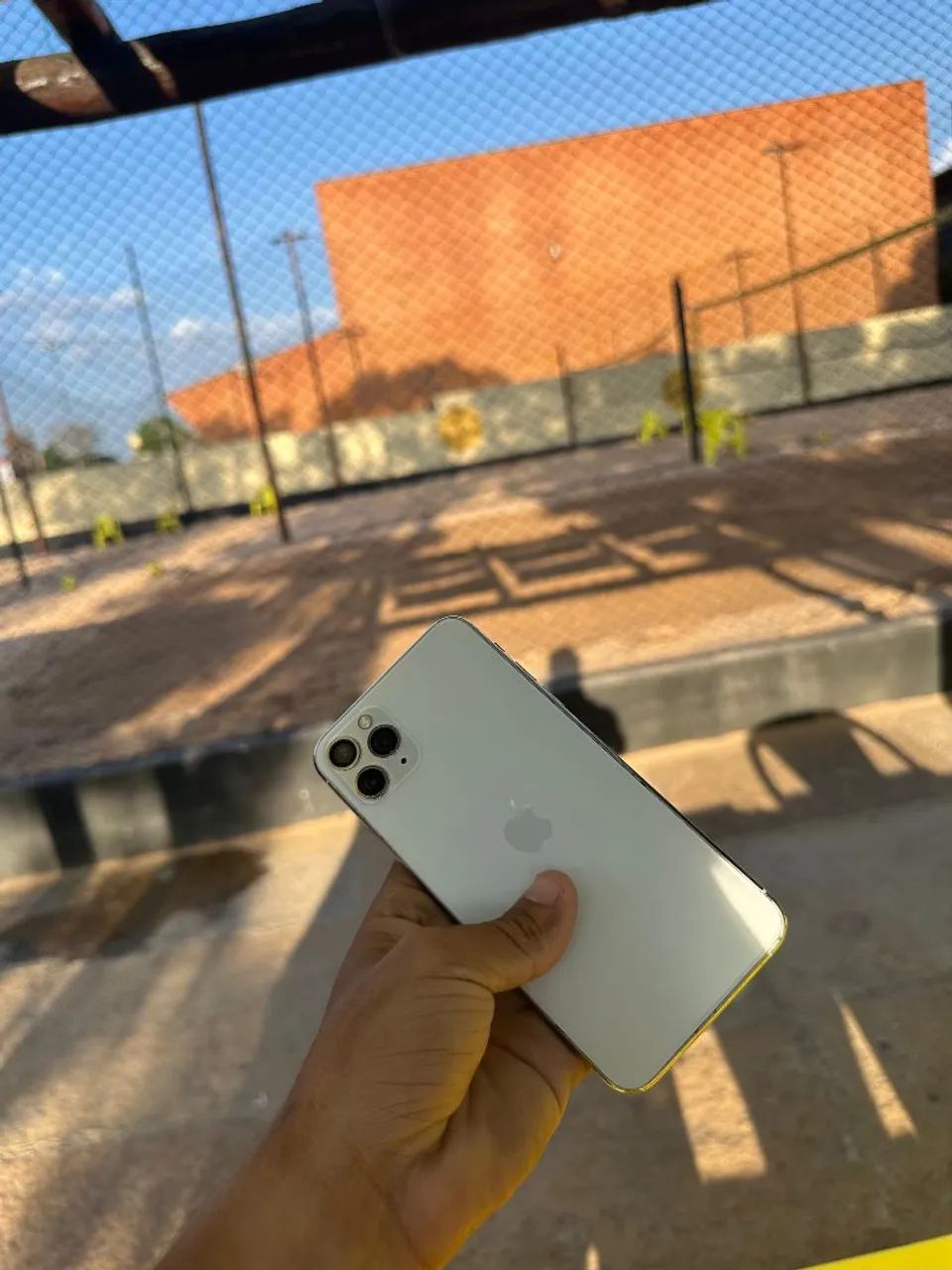 iPhone 11 pro Max branco - Foto 2