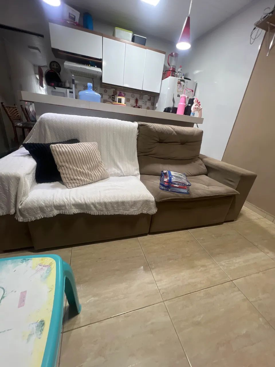 Sofá retrátil grande em ótimo estado 