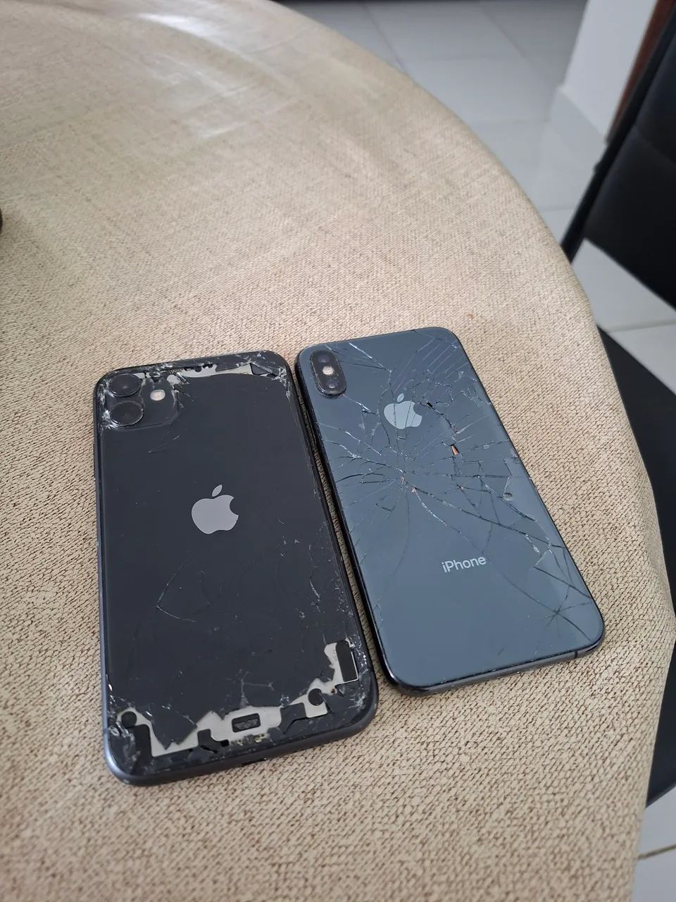 Iphones com defeito, vendendo os dois