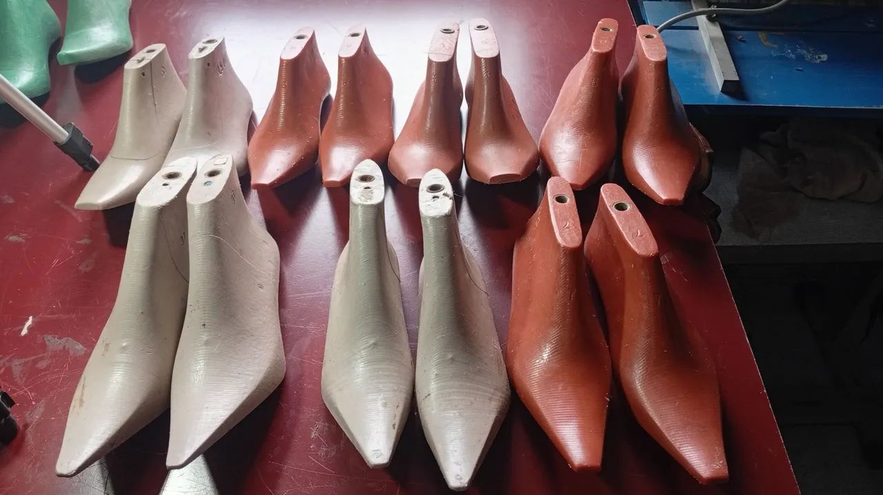 Formas de sapatos, modelos e numerações variadas - Foto 3