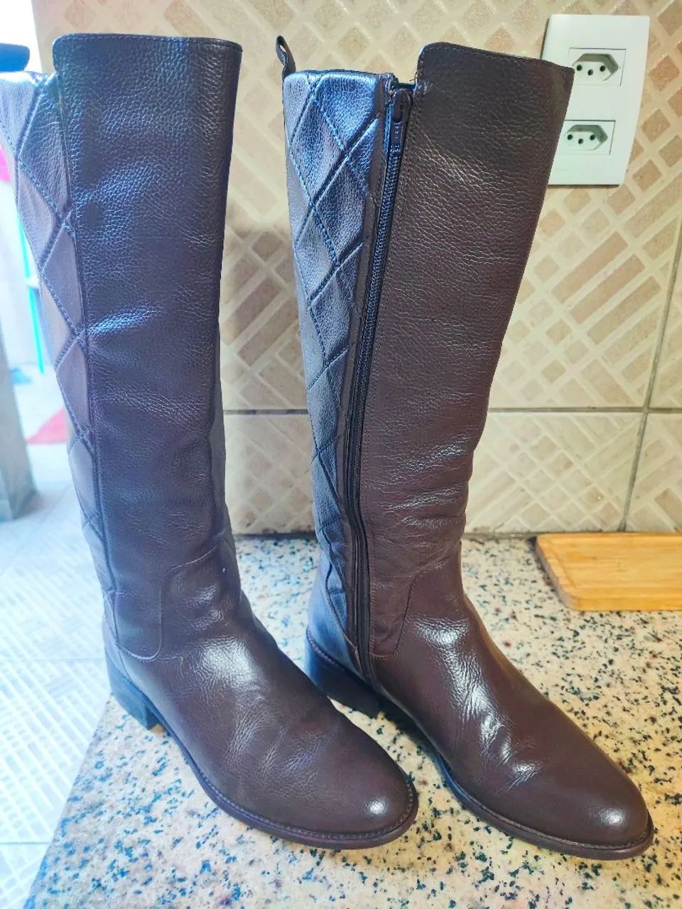 Botas em couro tam 37 