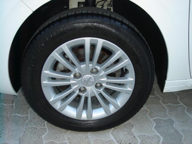 Peugeot 208 Allure 1.2 Puretech 90CV MT 2017 - Foto 7