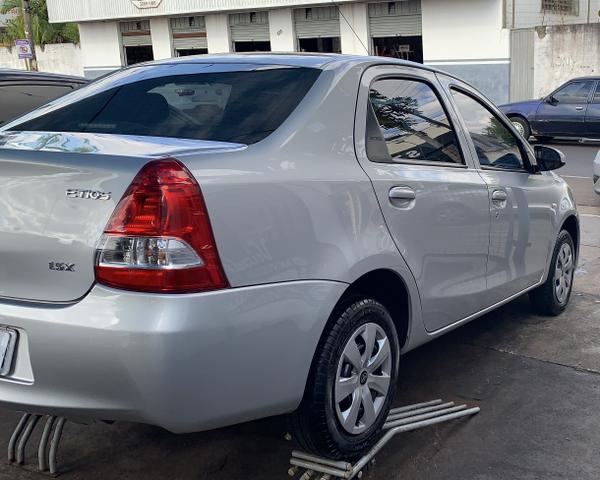 Etios 1.5 X sedan 2016 - Foto 6