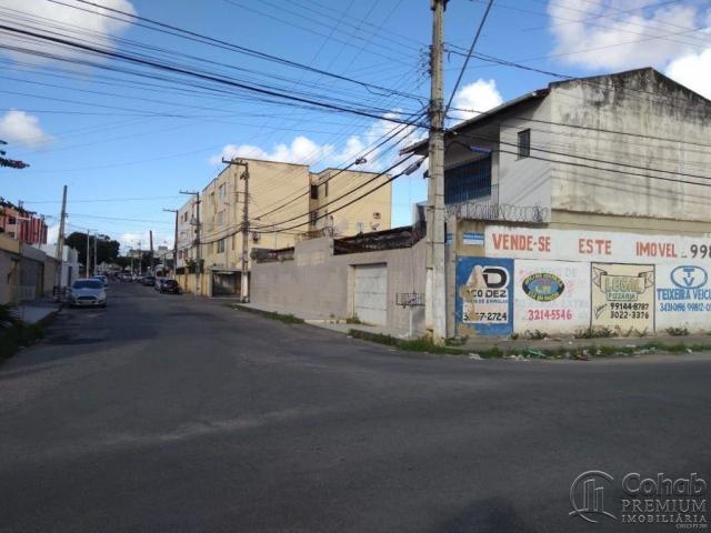 CASA COMERCIAL NO BAIRRO LUZIA, PROX AO SPAZIO ACQUA.