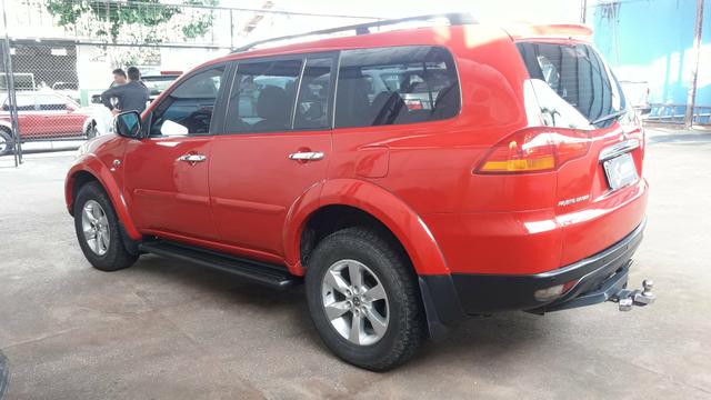 PAJERO DAKAR HPE 3.2 2012/2012 4X4 DIESEL AUT. 7lug. - Foto 3