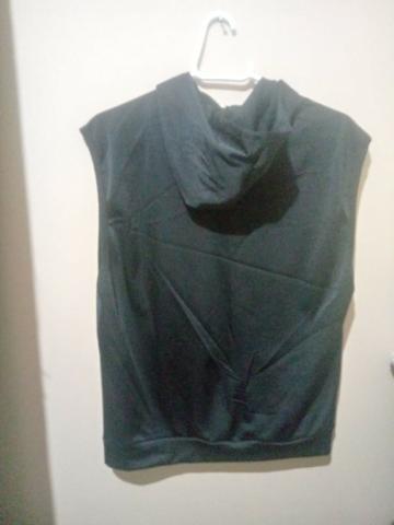 Camiseta regata com capuz, Roling Stones, tam M - Foto 2