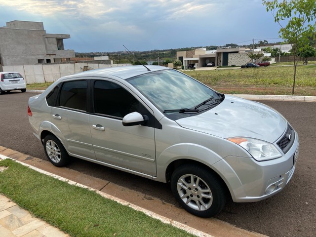 FIESTA SEDAN 2010 1.6 FLEX COMPLETO IMPECÁVEL.