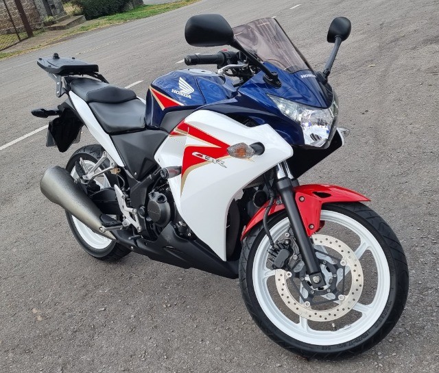 HONDA CBR 250R