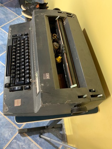 Máquina de escrever elétrica IBM 82c  - Foto 3
