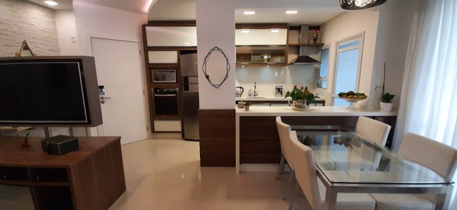 Apartamento com 2 quartos sendo uma suíte, 2 sacadas, em Itacorubi - Florianópolis - SC - Foto 2