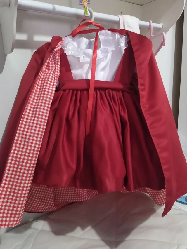 Roupinha de Boneca - Vestido de Chapelzinho Vermelho