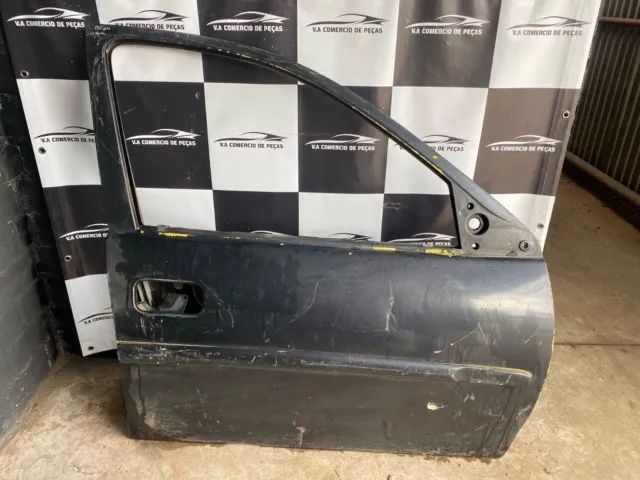 Porta do Corsa Sedan dianteira direita 
