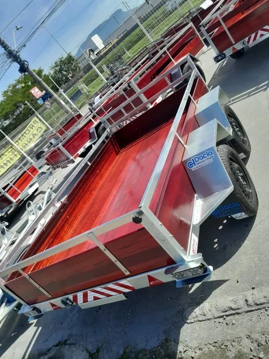 Carretinha trucada reboque reforçado dois eixos 