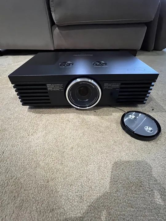 Projetor Panasonic PTAE 4000  - Foto 2
