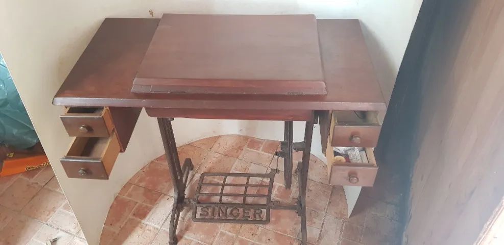 Maquina de Costura Singer Flexiponto 240 Linda com Gabinete Vintage com pedal - Foto 3