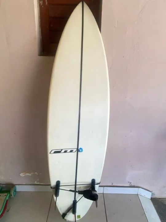 Prancha de surf 5?10 profissional , troco em microondas de boa qualidade - Foto 3