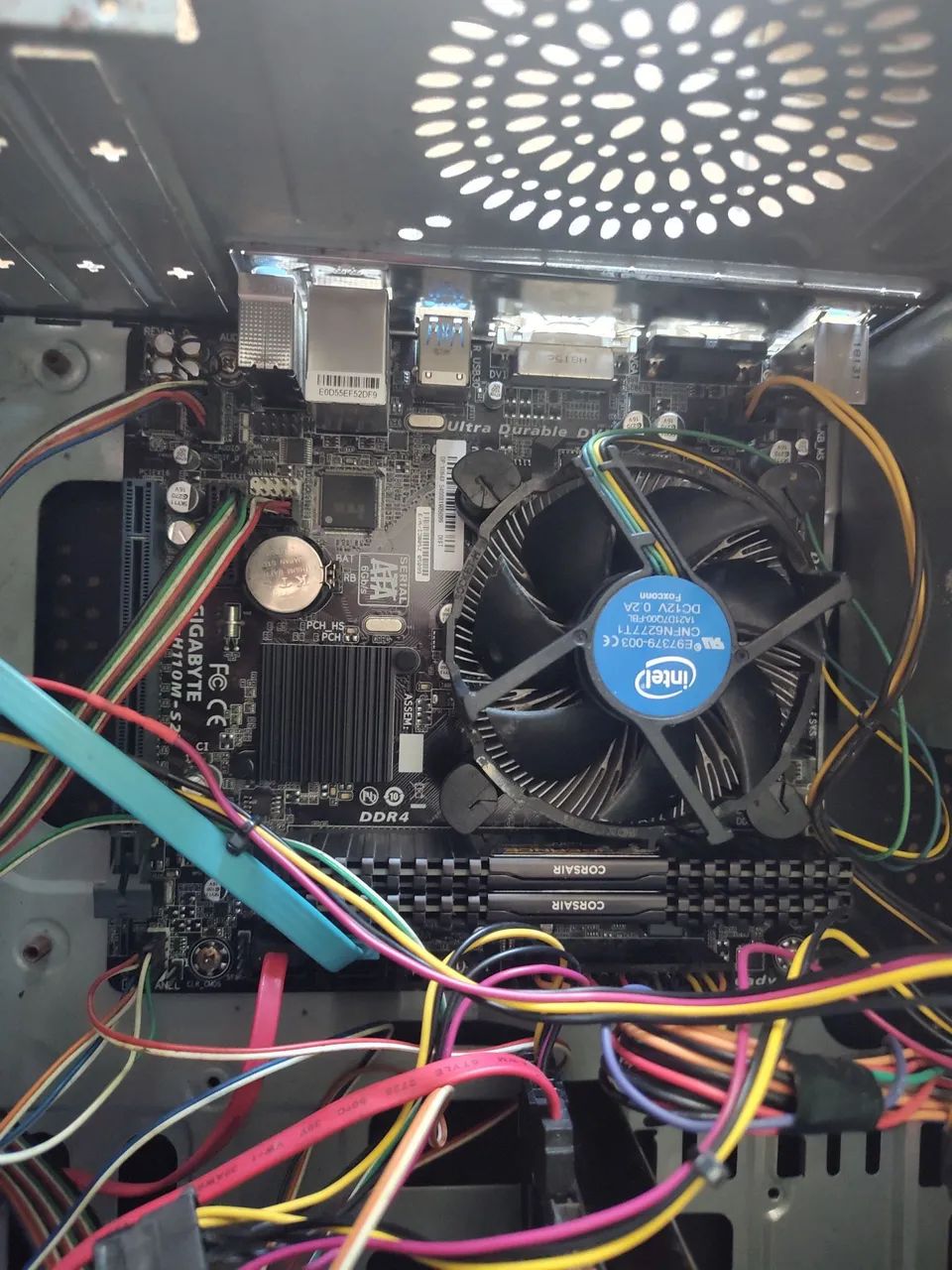 Kit Intel i5 6400 + placa mãe gigabyte h110m-sv2 + 16gb ram Corsair vengeance (2x8gb)