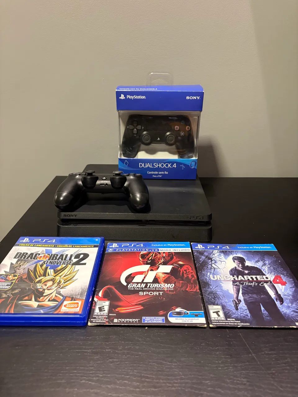 PlayStation Ps4 Slim 1TB Jogos Originais Controles