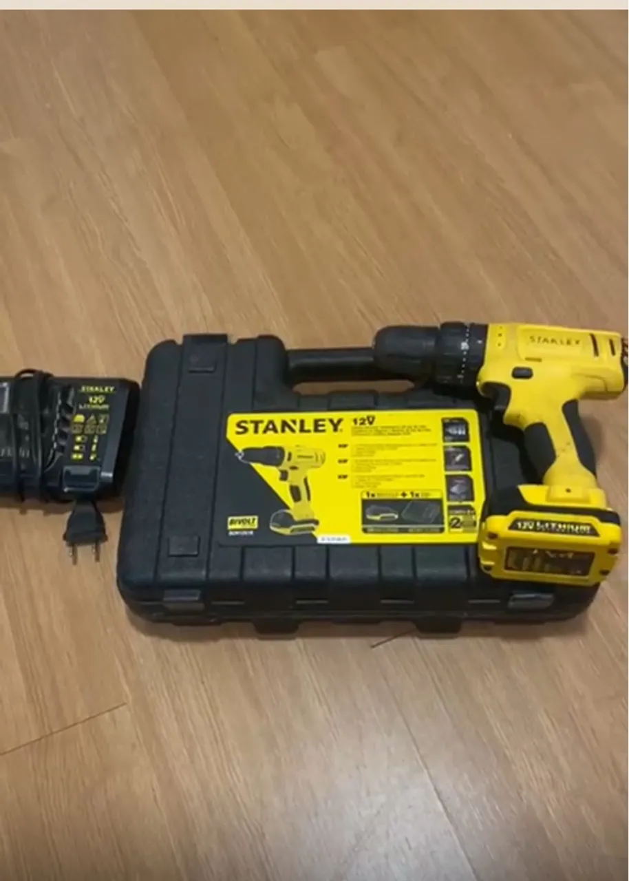 Furadeira e Parafusadeira Stanley 12V