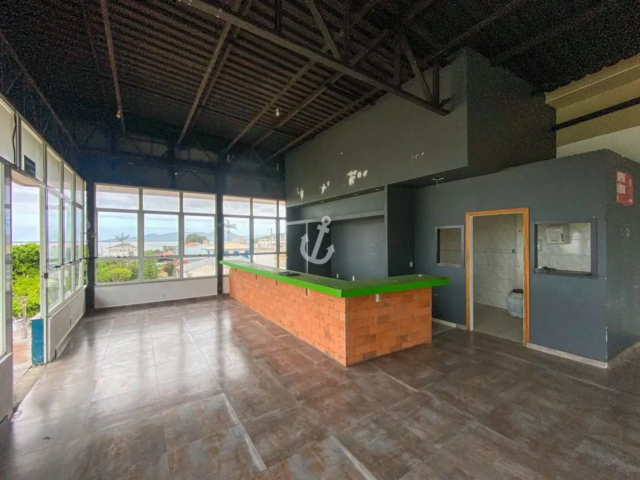 Sala Comercial na via gastronômica de Coqueiros