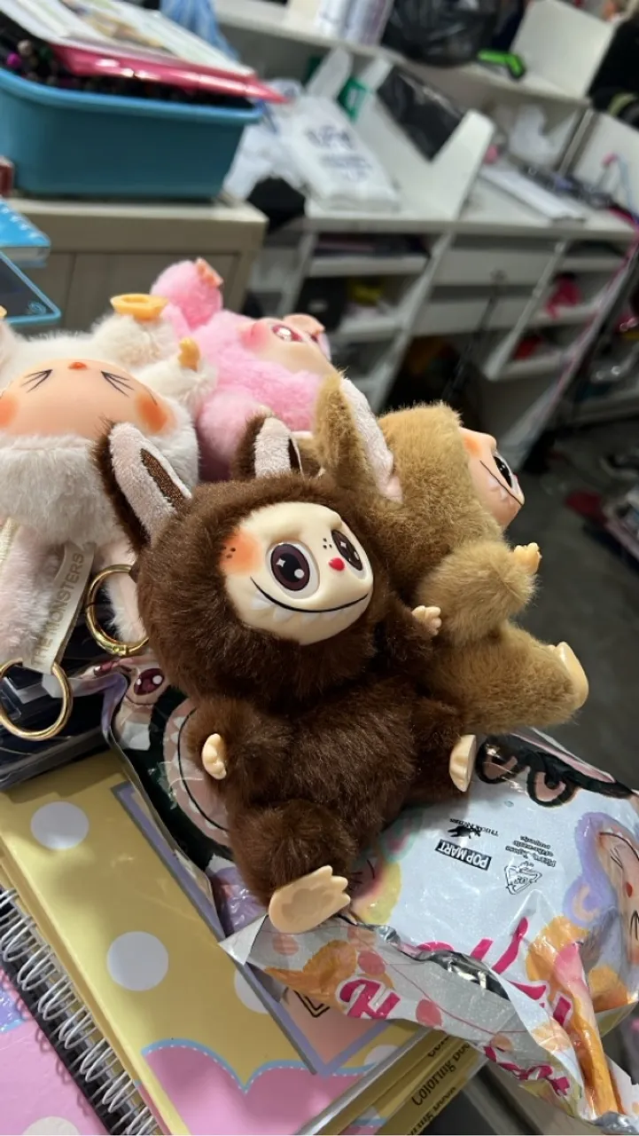 Pelúcias Pop Mart The Monsters Keychains
