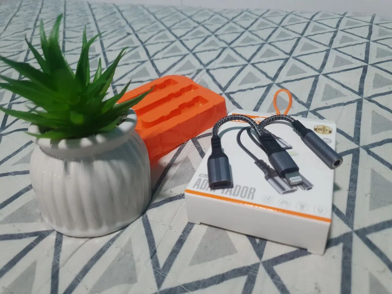 Adaptador Lightning para Fone e Carregamento