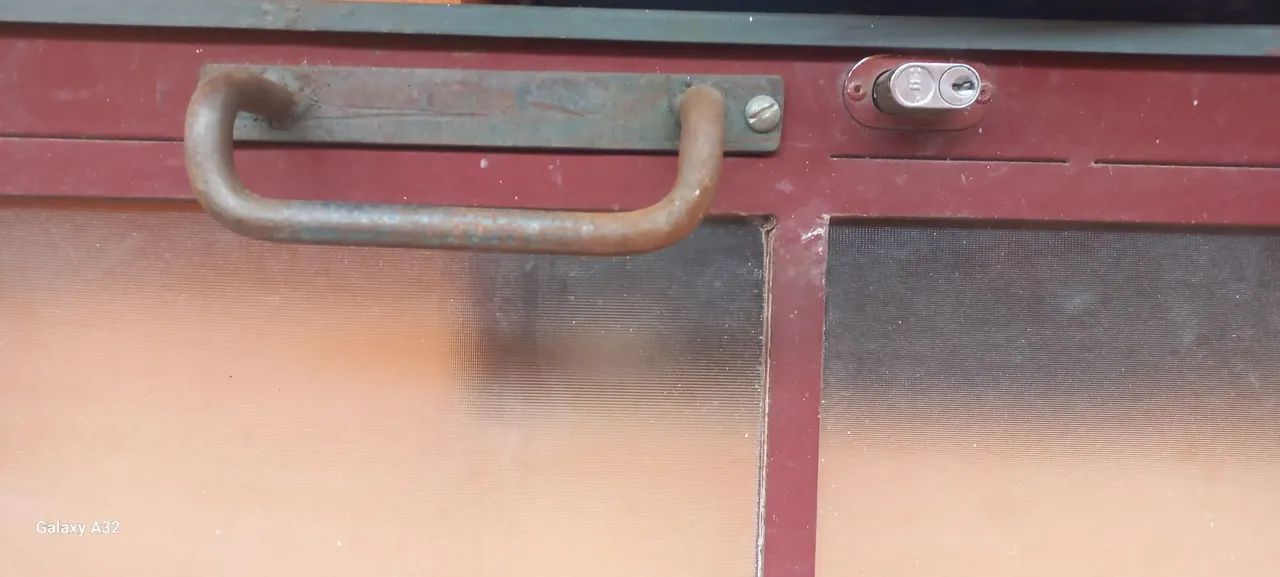 Sliding door for corridor64294496289793122