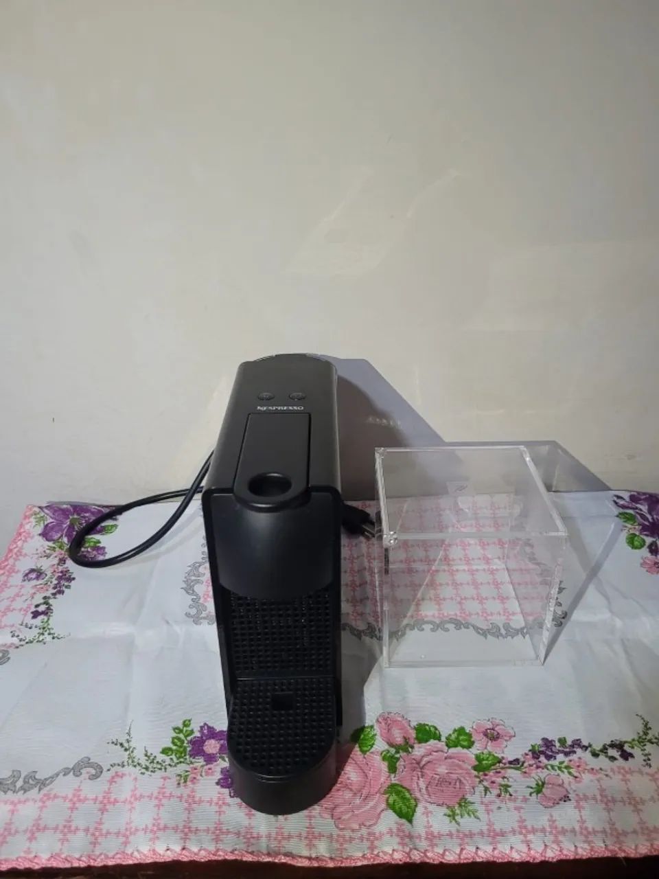 Cafeteira Essenza mini Preta 220v + Porta-Cápsulas Cube Nespresso - Foto 4