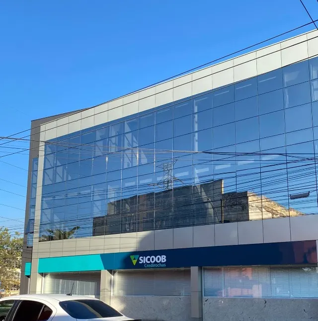 Salas Comerciais no Ed. João Arbex - Aterrado | De 42m² a 181m²
