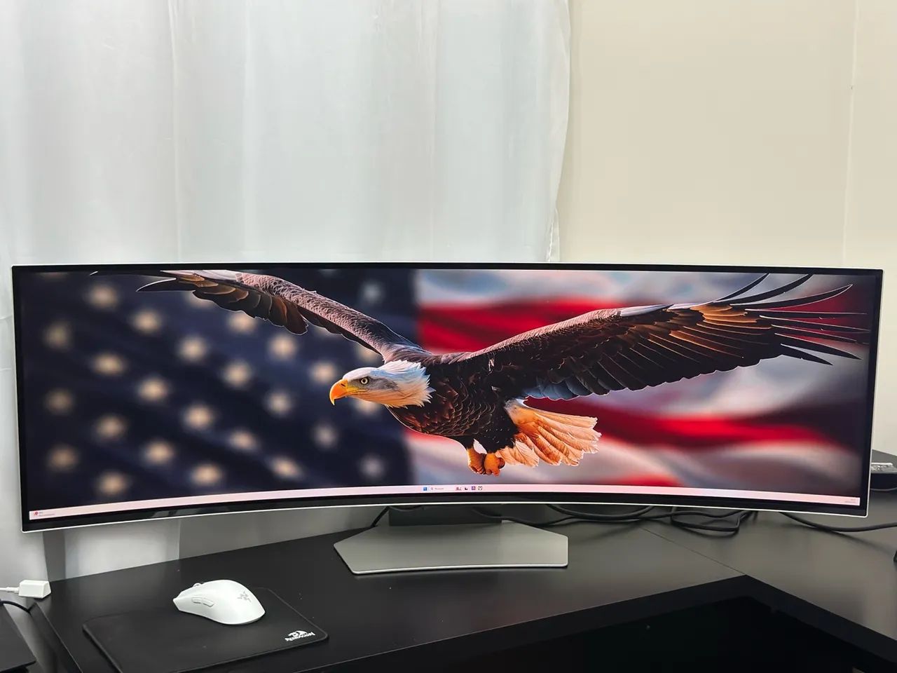 Monitor Gamer Samsung Odyssey OLED G9 49" Ultrawide 240Hz 0.03ms - Foto 2