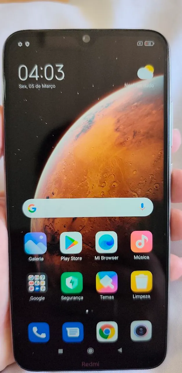 Celular em perfeito estado de conservação, sem vício de bateria, tela original.