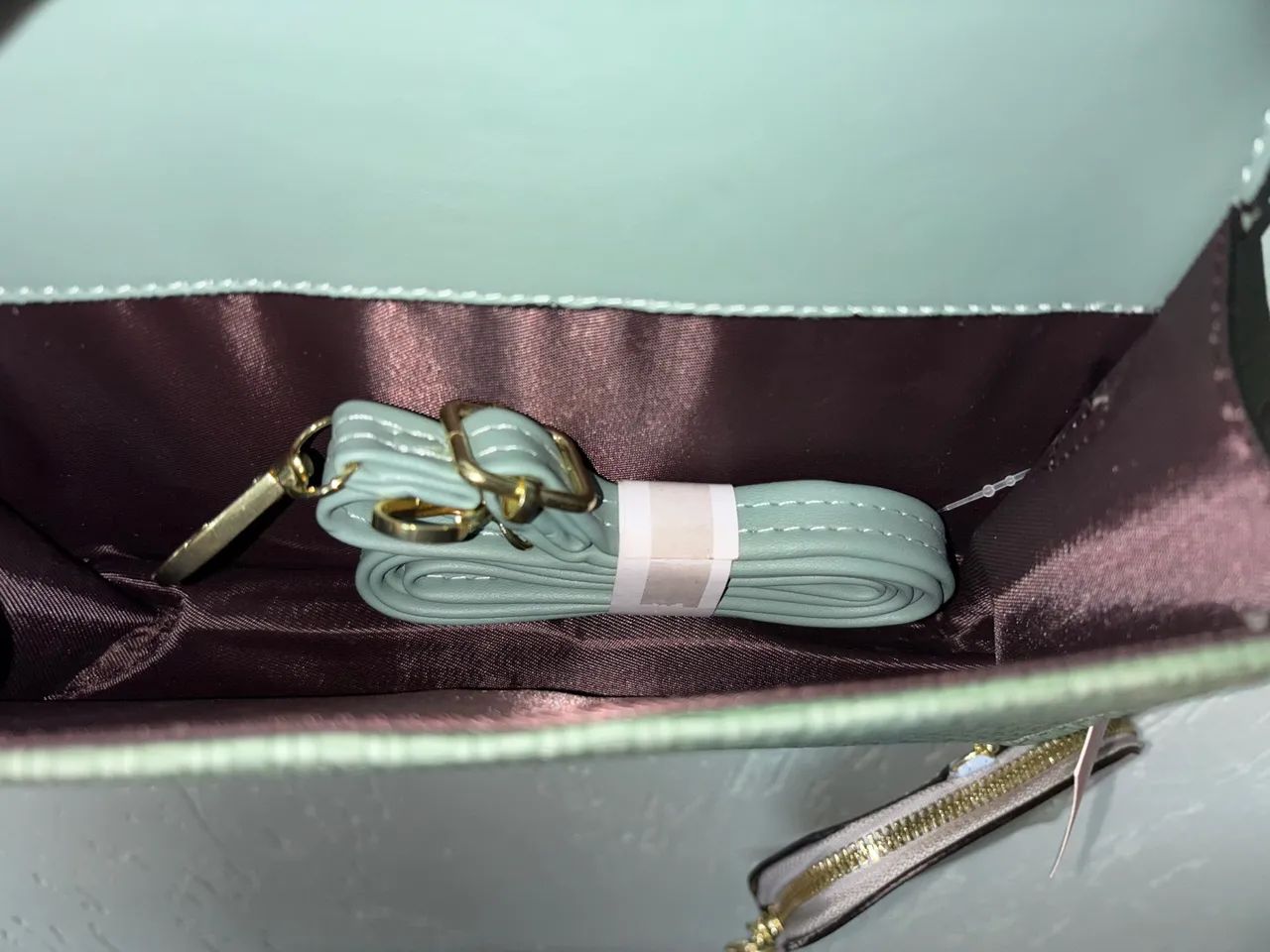 NOVA - Bolsa de mão ou ombro - Elegante com Detalhe de Infinito - Foto 5