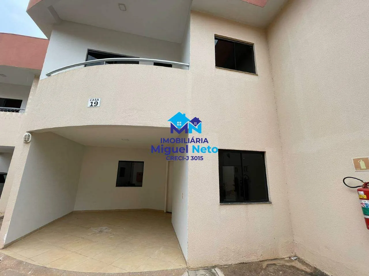 Sobrado de 03 dormitórios próximo ao Shopping